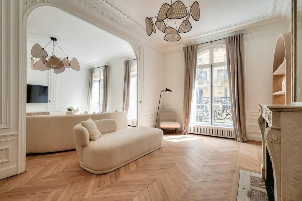 Appartement Superbe Haussmannien Aux Prestations Luxueuses