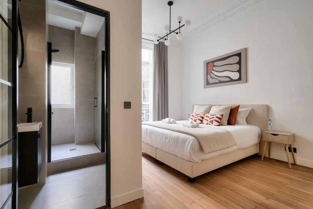Superbe Haussmannien Aux Prestations Luxueuses Parijs